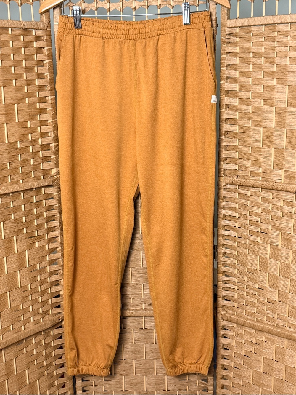 Vuori Women’s Boyfriend Joggers DreamKnit Mustard Size S